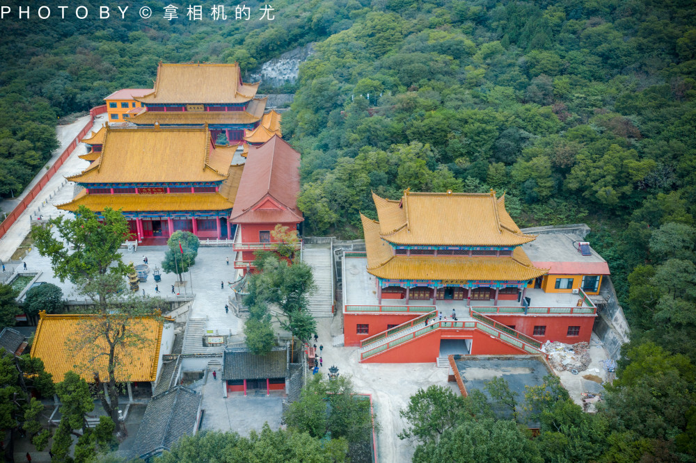 千年古寺显通寺,至今已有1700余年的历史,是皖北ハ大名胜之ー.