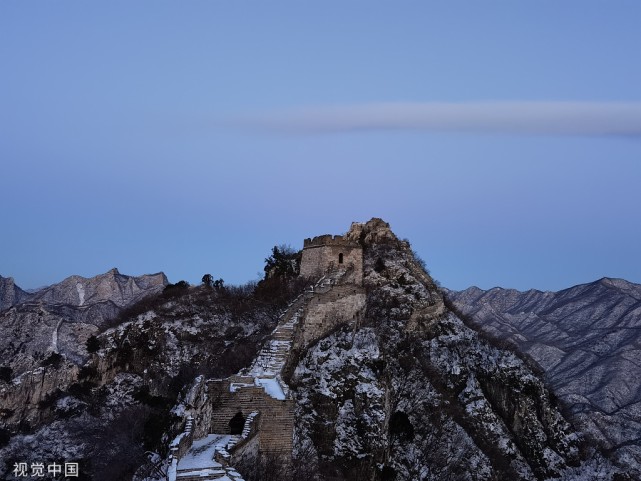 北京雪后箭扣长城静谧壮观