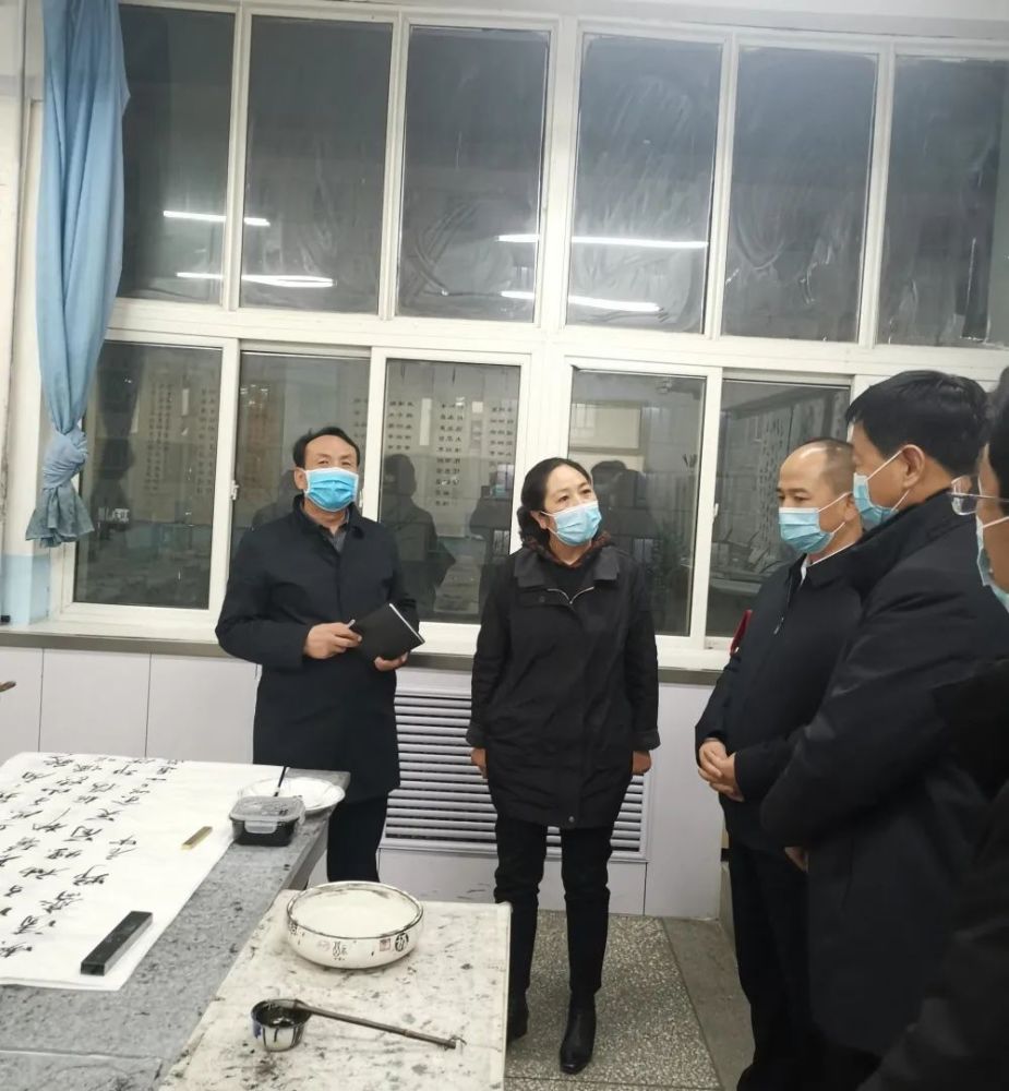 关注教育,关爱学子——杨春香一行来积石中学检查指导