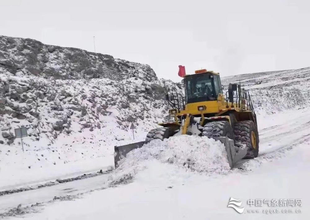 内蒙古通辽雪灾已致1人死亡 专家解析寒潮强降雪起因