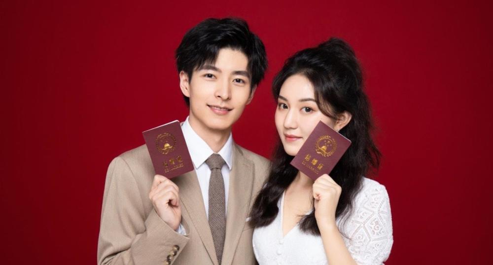 北大双学位学霸郭文韬官宣结婚,曾参加《明侦》,妻子也是北大高材生