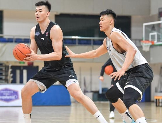 合砍41分20板北京双塔渐入佳境三分10中1吴前被刘晓宇压制