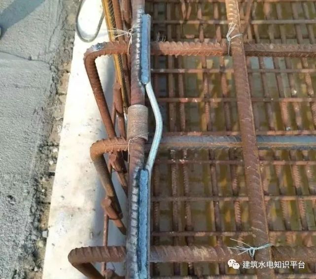防雷接地跨接线是单面焊?还是双面焊?