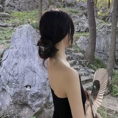 女头神秘感绝美背影图