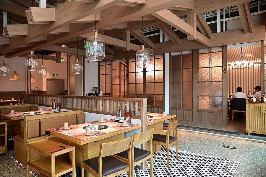 最近在集美ioimall商场4楼新开了厦门首家小洞天火锅,这家店1926年