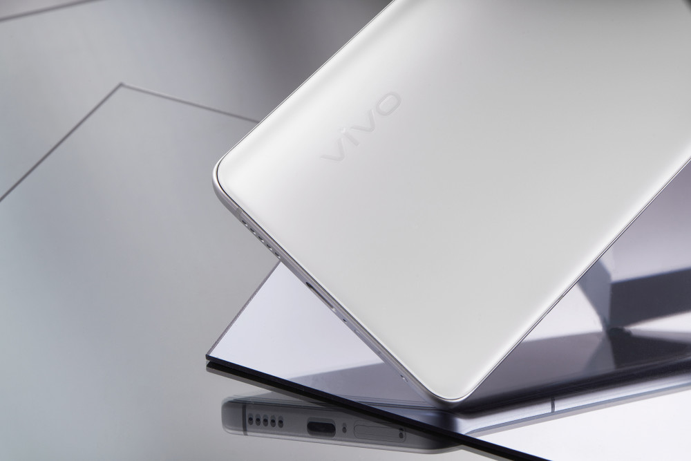 vivo x70 pro图赏:素雅独白尽显科技美感_腾讯新闻