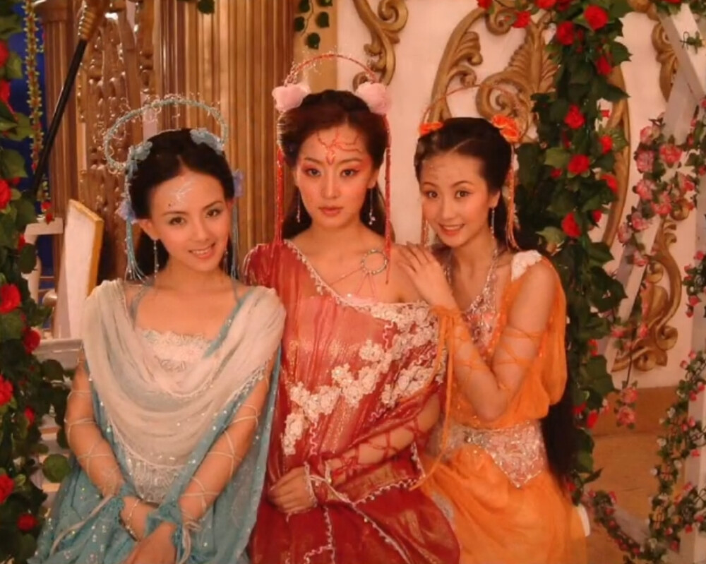 她是七仙女的大公主也曾是晶女郎30岁淡出荧屏成话剧演员
