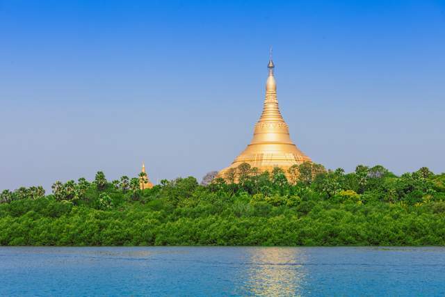 漂浮在水上的宫殿,具备缅甸风格的标志性建筑,就在仰光