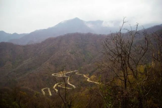 秦岭一条古道,300年前开辟的,当地人都找不到,不过如今还能走_腾讯网