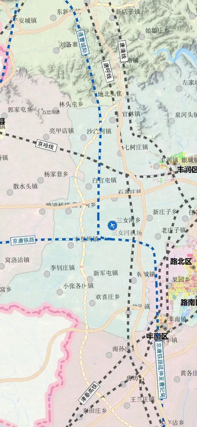 唐遵城际经过玉田县的大安镇,孤树镇,彩亭桥镇向东北方向到达遵化市的