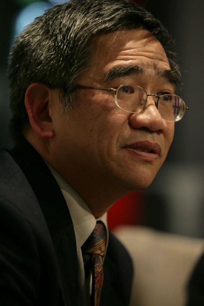 雷金庆以"文武"作为研究中国男性的切入口,以此开创了一种对中国男性