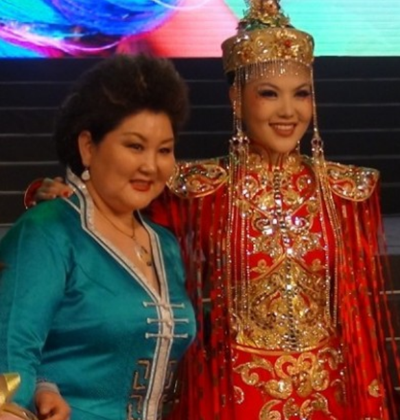 吉祥三宝现状:爸爸去世三年,妈妈隐退,"女儿"英格玛已