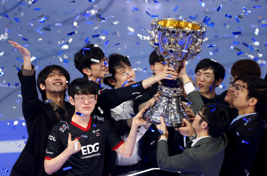 edg夺冠,中国电竞的20余年之路|lpl|lol全球总决赛|电竞|edg战队|世界