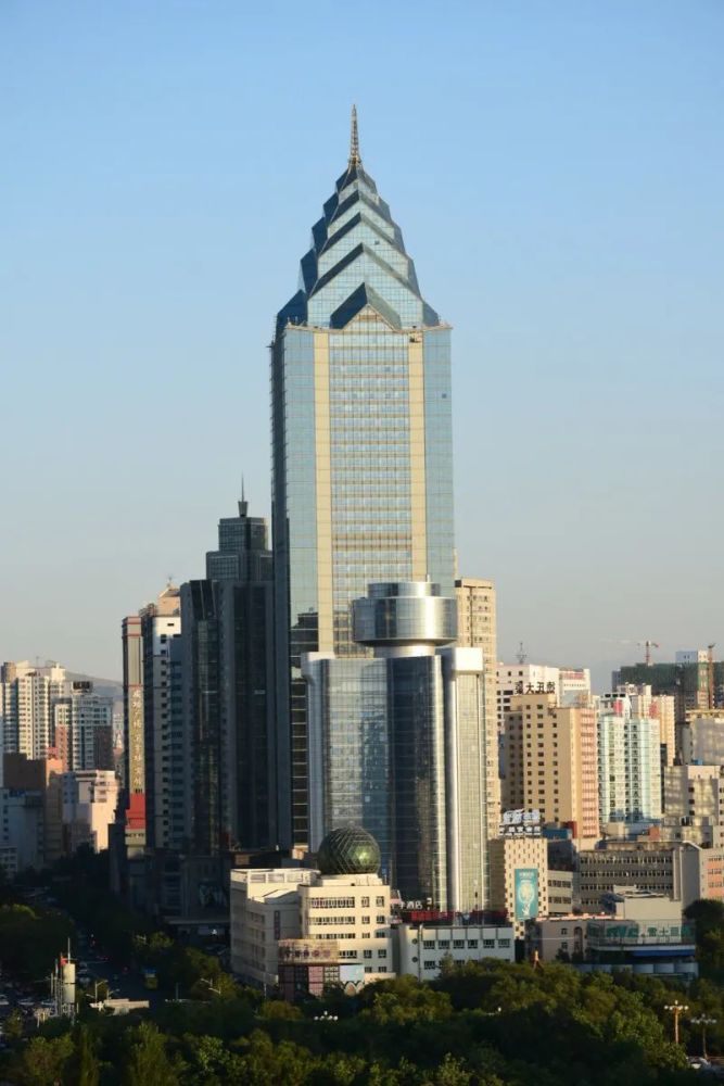 新疆十大超高建筑排名,乌鲁木齐一个综合体就占据五席!