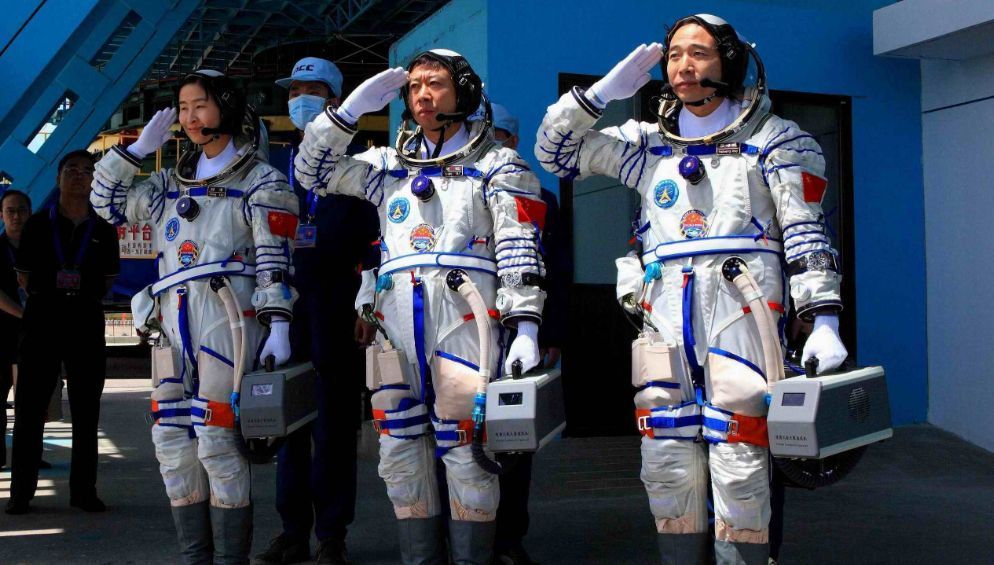航天员为何要出舱,太空出舱的难点在哪,中国在国际上属什么水平