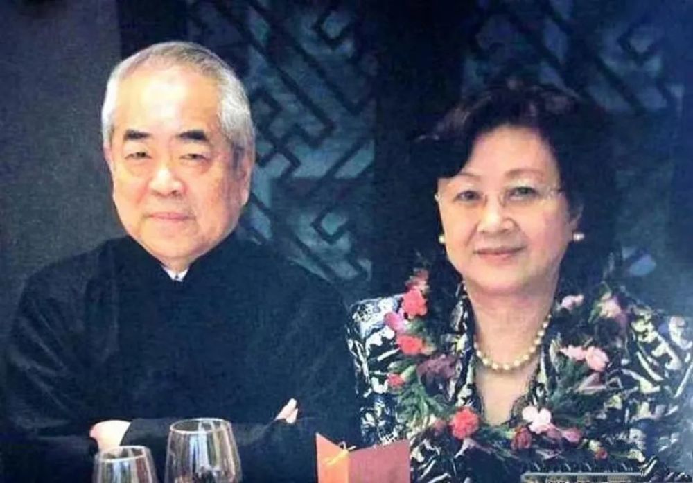 书画大师范曾先生夫人楠莉逝世