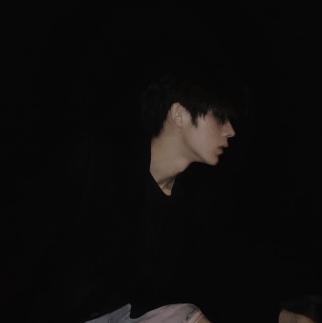 黑白男头|高冷|慢慢不会温柔