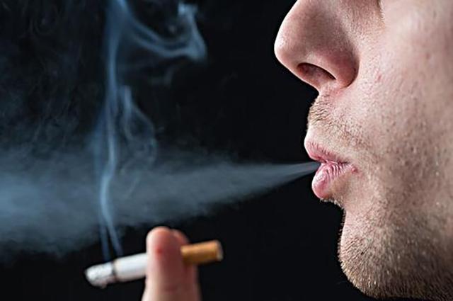 第一种,我们都直到,吸烟是将烟在我们的肺部过一遍再吐出来,所以我们