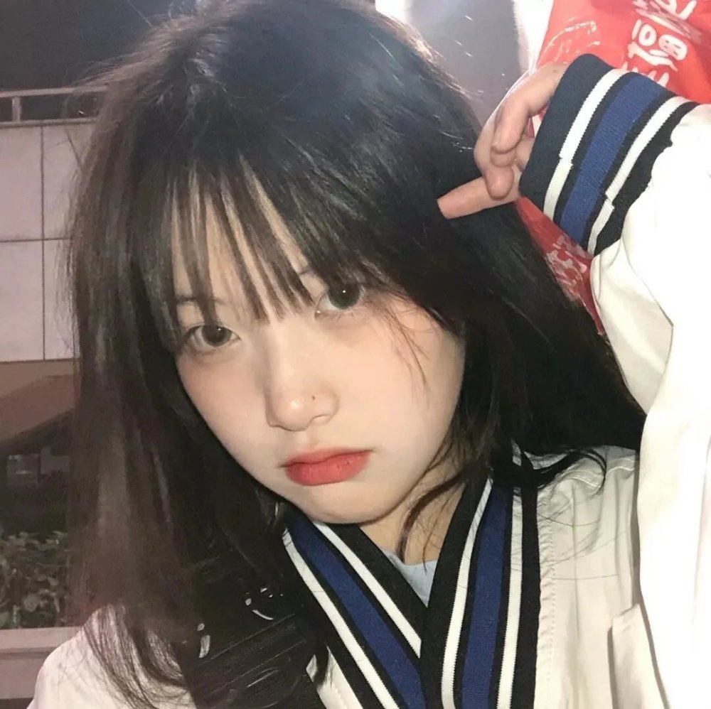 个性女生头像你是这白开水般的日子里偷偷加的一颗糖