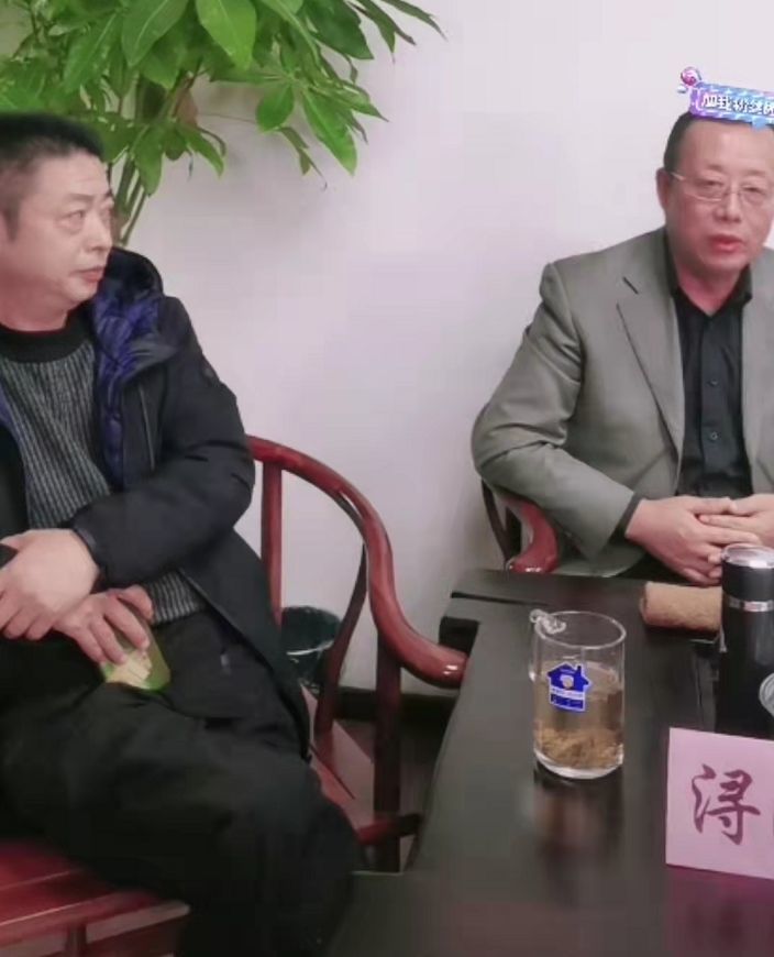 老首长来探望姚师兵:他下厨做辣椒炒肥肠,还谈到了与许敏的往事