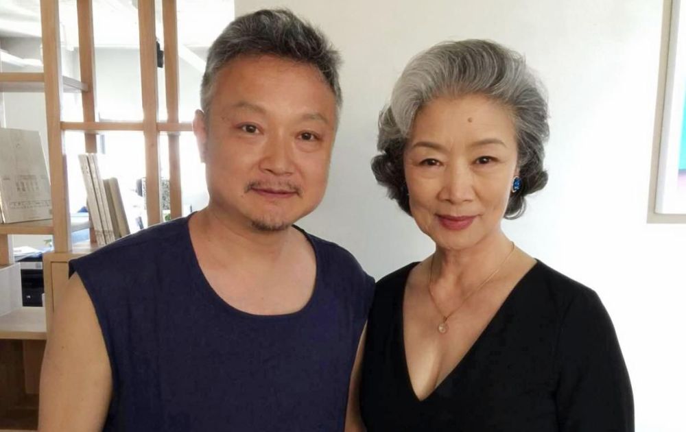 "太后专业户"吕中:47岁跨入影视圈,丈夫是国际影后,儿子是导演