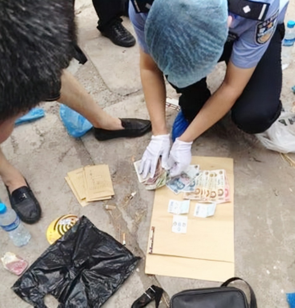 悍匪周克华持枪抢劫,8年杀害多人,两民警不惧生死3秒击毙罪犯