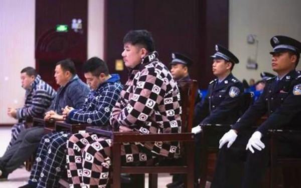 回顾湖南黑老大文烈宏涉案金额15亿花2000万诱惑协警