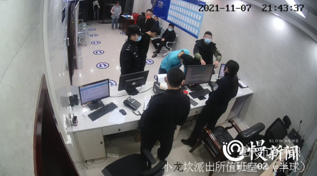 酒醉后在派出所装大哥一查是逃犯