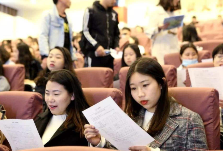 应届生身份的隐藏优势考公务员只是其一不知道可要吃大亏