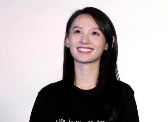 王曦在电影圈的起点很好,但后来他搬家,接连参演于正的电视剧.