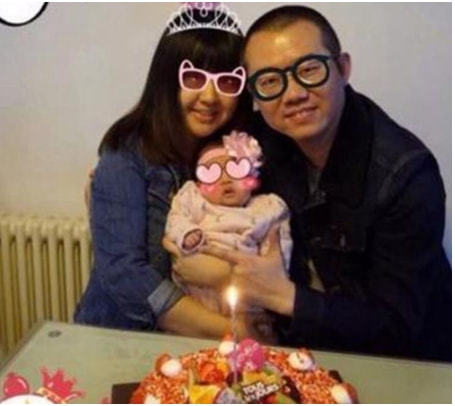 这条新闻爆出后,涂磊特意发布了一封手写信,这也是他第一次曝光妻子