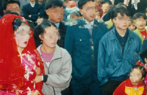 李广均给人的印象非常的复杂,微笑杀手,嗜血狂魔,即将被枪毙的他面对