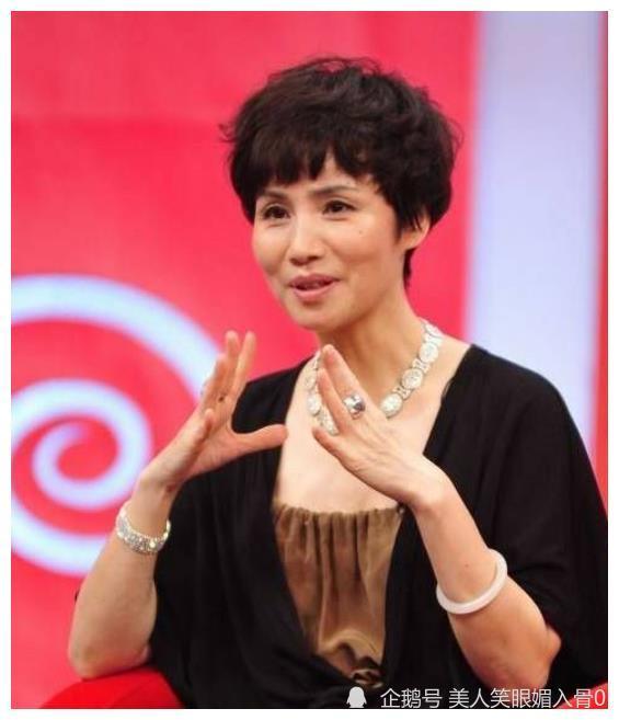 央视主播徐俐独自养儿4年35岁再嫁人被二婚老公宠上天