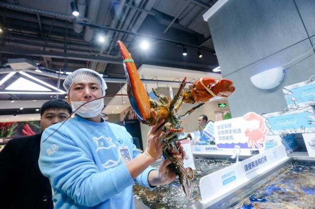 作为盒马"商超 餐厅"的运作模式,盒马的海鲜生熟联动是其优势板块,是