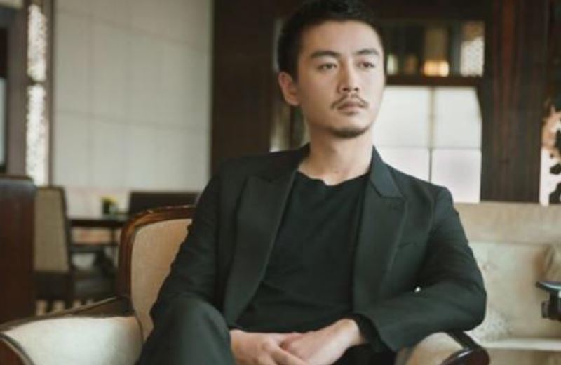 电视剧突围陈晓知道的真相是什么秦小冲是什么人