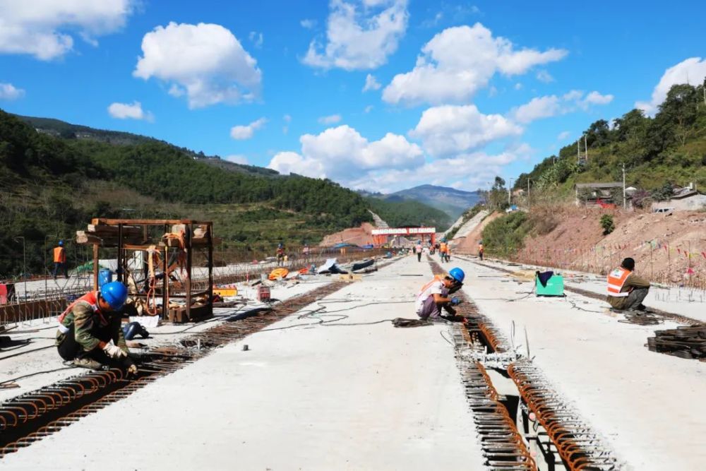 南景高速公路建设顺利推进有望在春节前建成通车