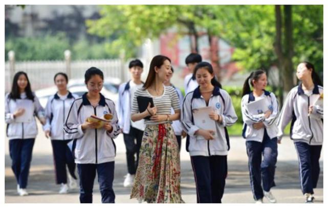 湖南美女学霸戴宇菁,生命定格在高考前夕,她临终的让