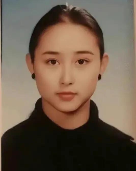 中戏96级艺考证件照曝光!章子怡清纯可人,曾黎竟是假小子模样