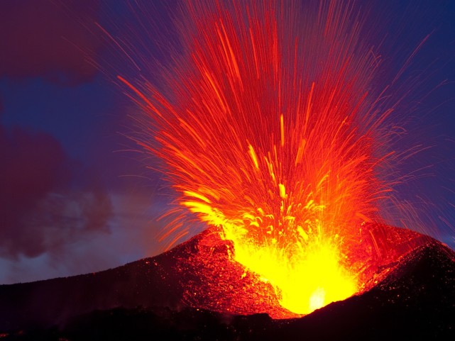 沉睡300年富士山随时喷发,2小时可瘫痪东京?日本各界