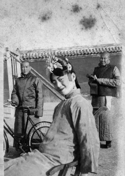 中国最后一个太监提及末代皇后婉容洗澡从不自己动手
