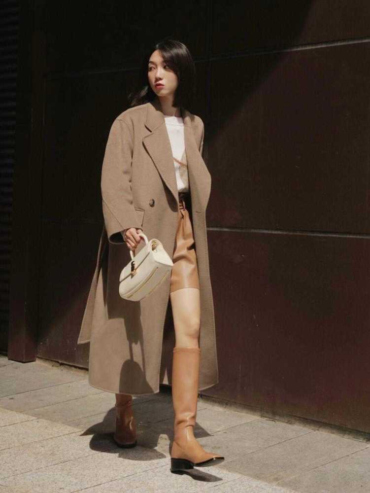 经典驼色怎样穿才不撞衫试着和这几种颜色搭配美感提升好几倍