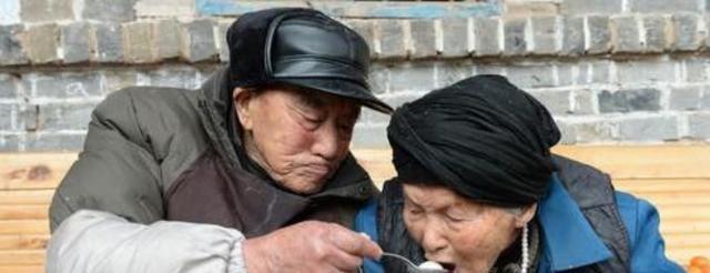 四川83岁老人登记结婚发现老伴是自己失散多年结发妻子这是为何