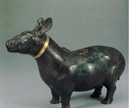 第八,新蟒铜嘉量1924年的时候,这个文物就在故宫博物院的坤宁宫里面