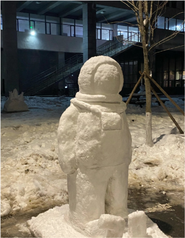 雪雕大鹅.这位同学你冬天到了,你一定是想吃炖大鹅了吧?雪人之招财猫.