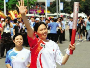 中国女排奥运冠军功臣中,唯一一位过的最不顺心,她就是老女排的郑美珠