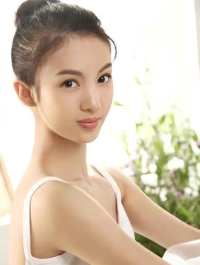 金晨的脸,究竟是从什么时候开始变的?