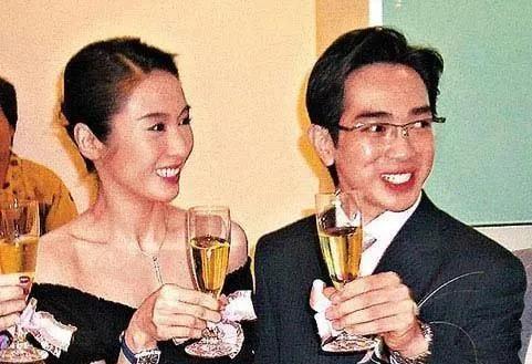 后来,许晋亨又喜欢上了黎姿,为了追求她,送了她一套房子.
