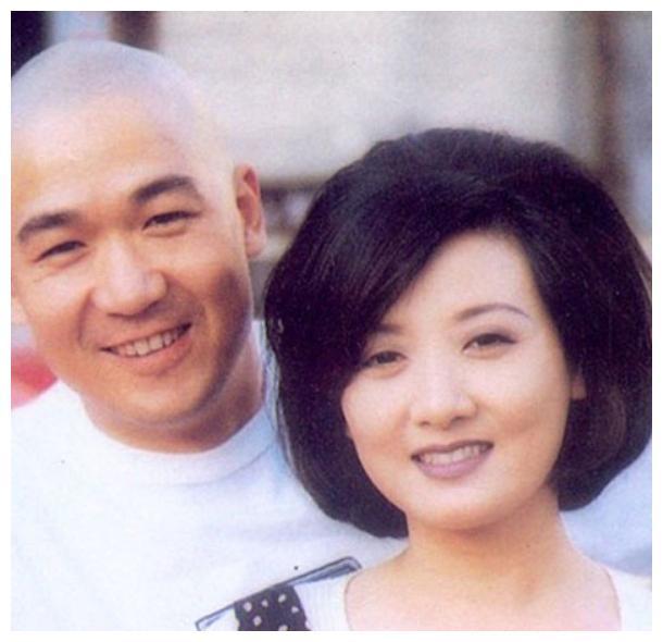 33年前,被张国立抛弃的前妻罗秀春,如今过得怎样了?