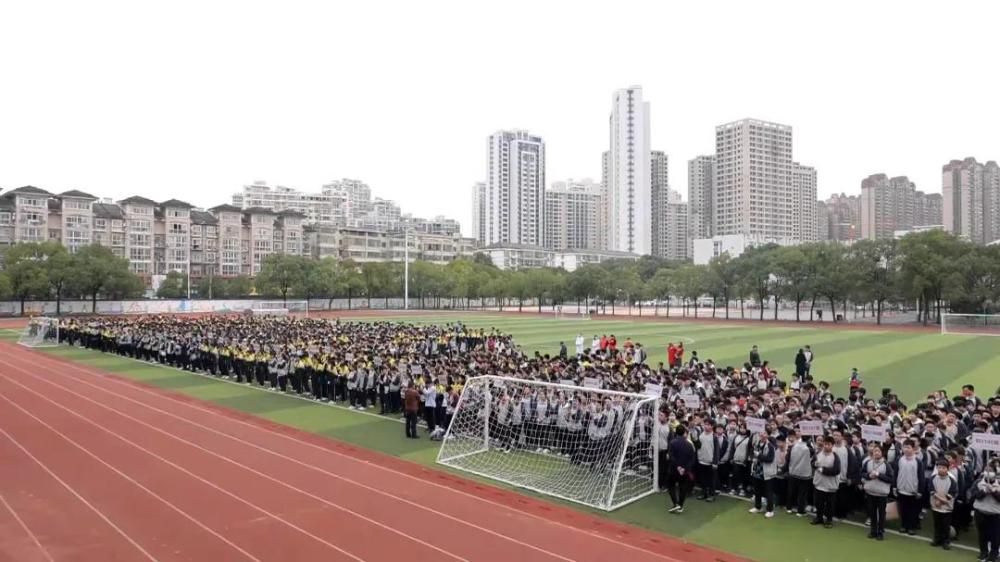 常德芷兰实验学校开展消防疏散演练