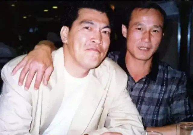 1987年,成奎安出演了电影《监狱风云》,在剧中他还是演坏人"大傻"